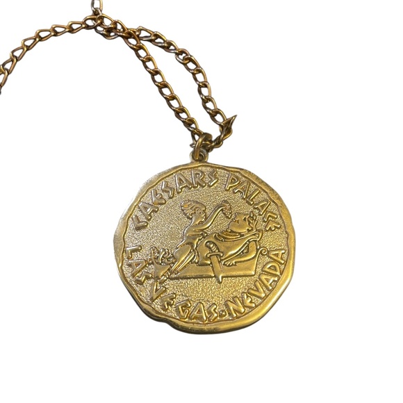 Vintage 1970's Caesars Palace Las Vegas Nevada Gold Tone Pendant Necklace - Picture 2 of 4